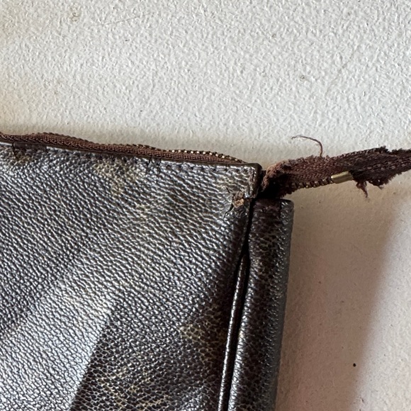 Louis Vuitton Brown Monogram Pouch authentic - Picture 14 of 16